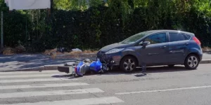 Als bromfietser aangereden